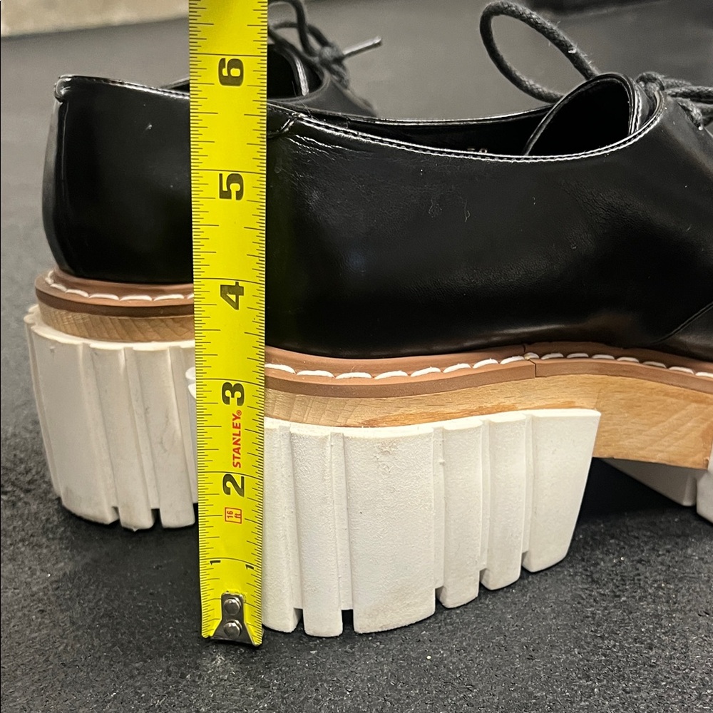 Stella McCartney Black Lace-Up Derby Shoes with Tan-Trim Sole - Picture 6 of 7